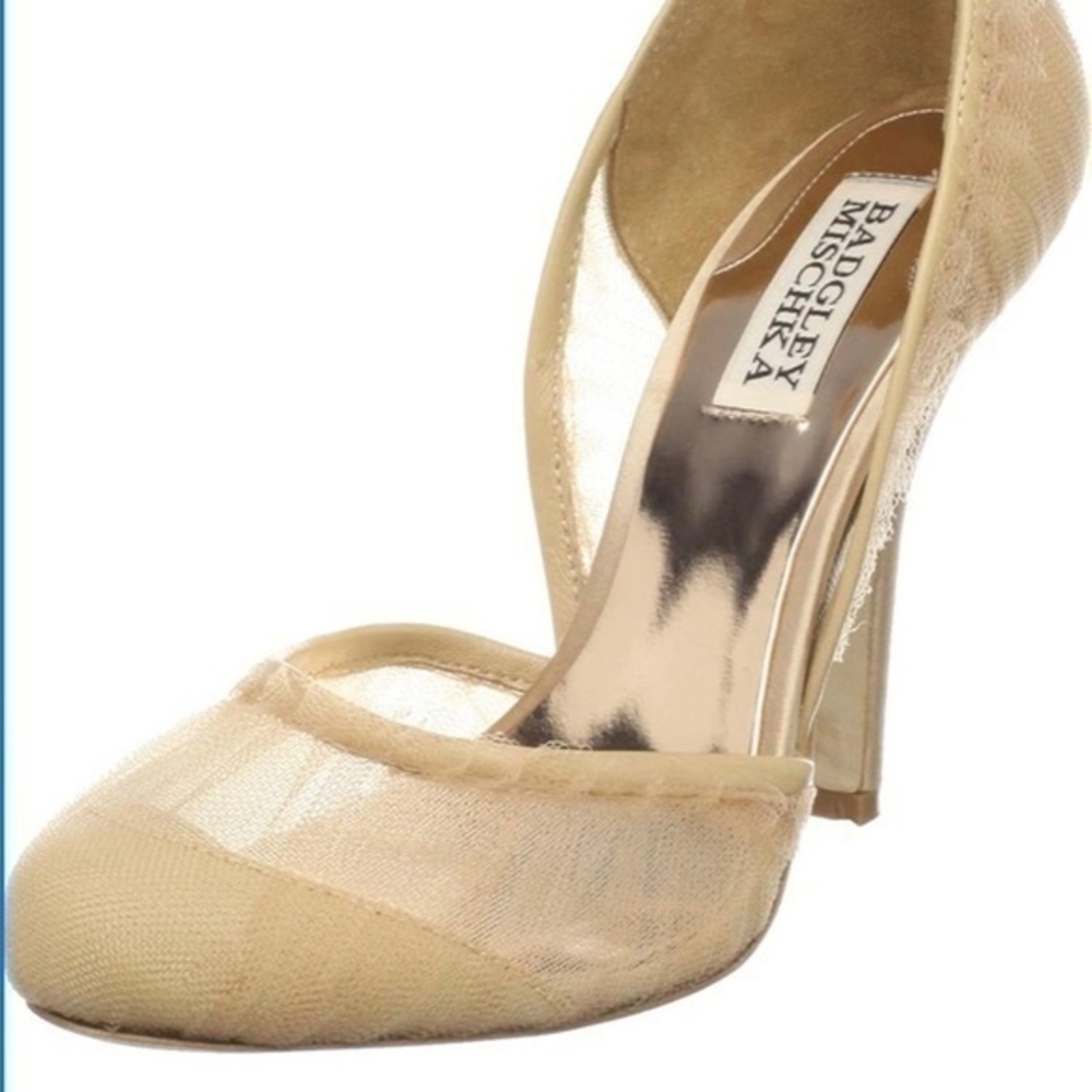 Badgley Mischka Women's Dusk Tulle Pump in Nude